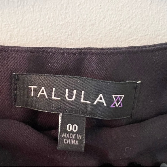 Aritzia Talula double-breasted black sailor shorts, mid-rise, size US 00 - Picture 4 of 4